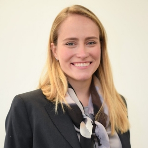 Isabela Klemes - Directora